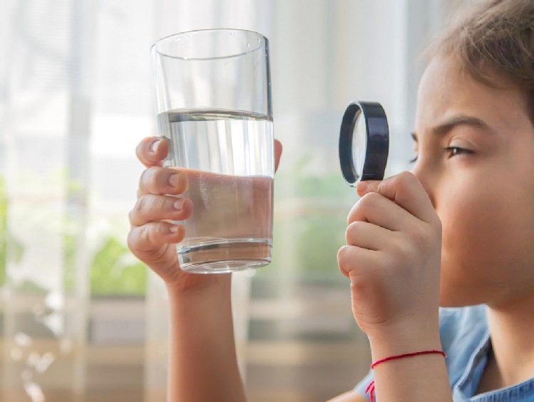 Pozbądź się problemu twardej wody – jak wybrać zmiękczacz do wody?
